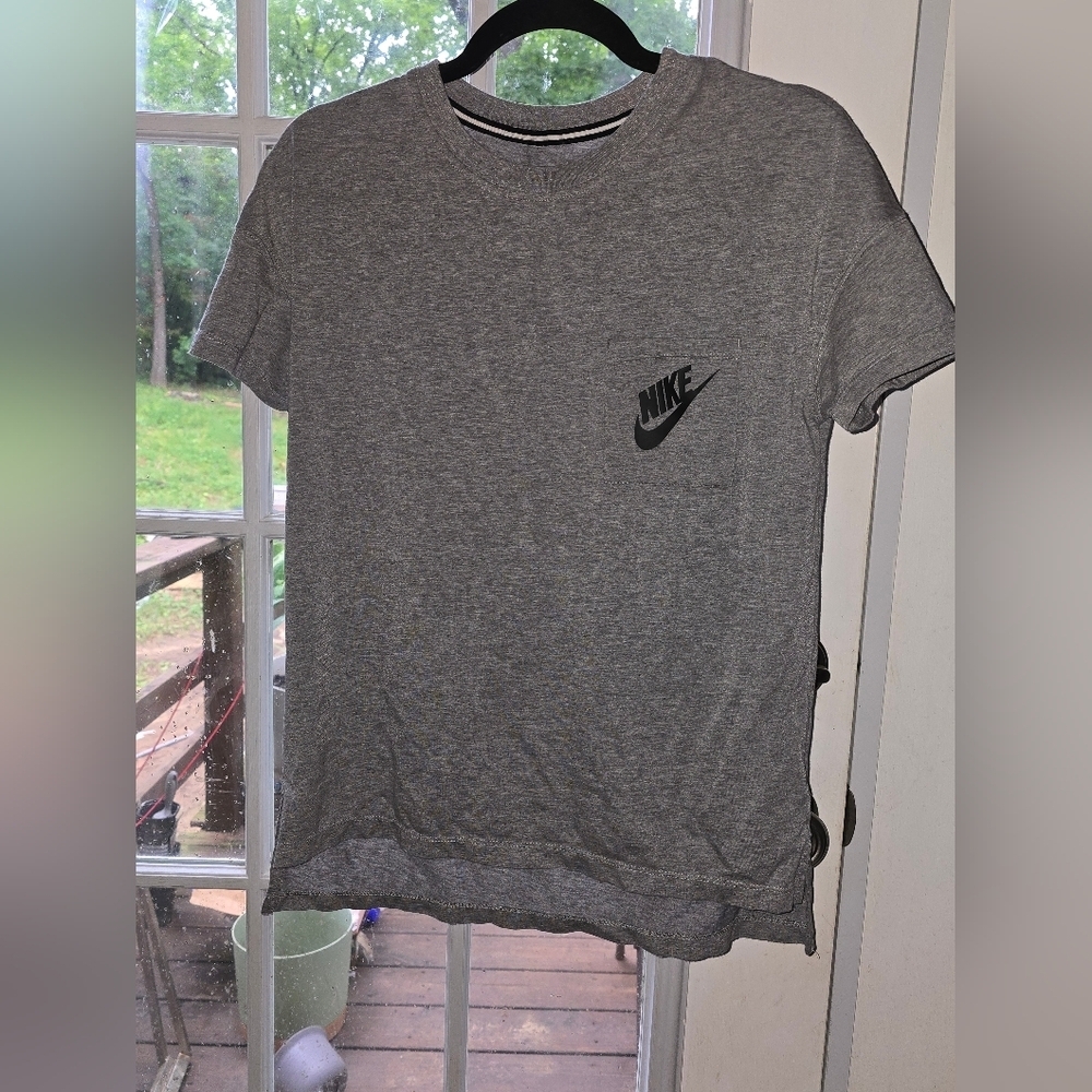 Nike Gray Athletic Tee w/ Chest Logo | Men's M | Made April 2021